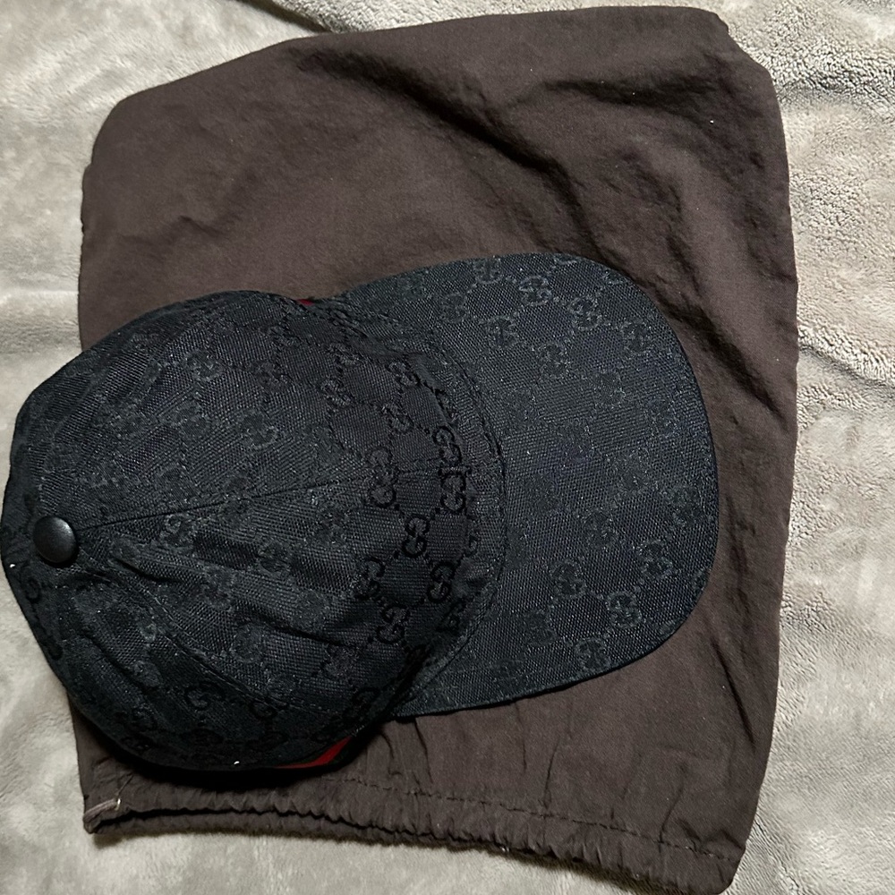 Authentic Gucci Black Monogram Cap - Picture 7 of 16